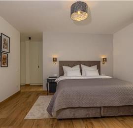 5 bedroom villa with pool near Crikvenica, sleeps 10